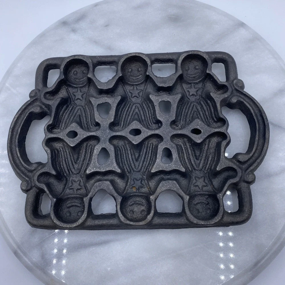 Vintage Cast Iron Gingerbread Man Trivet Black Rustic Holiday Decor Durable